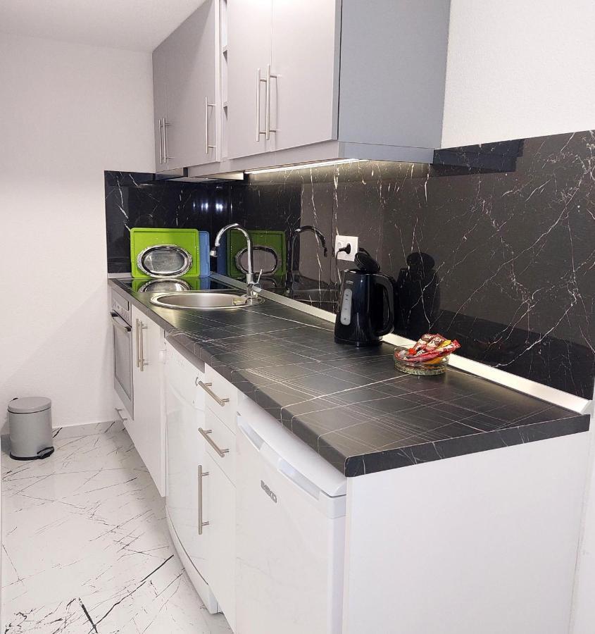 Big Delux Apartment Mostar Bagian luar foto