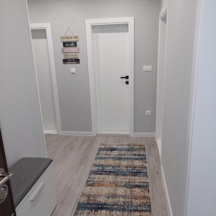 Big Delux Apartment Mostar Bagian luar foto